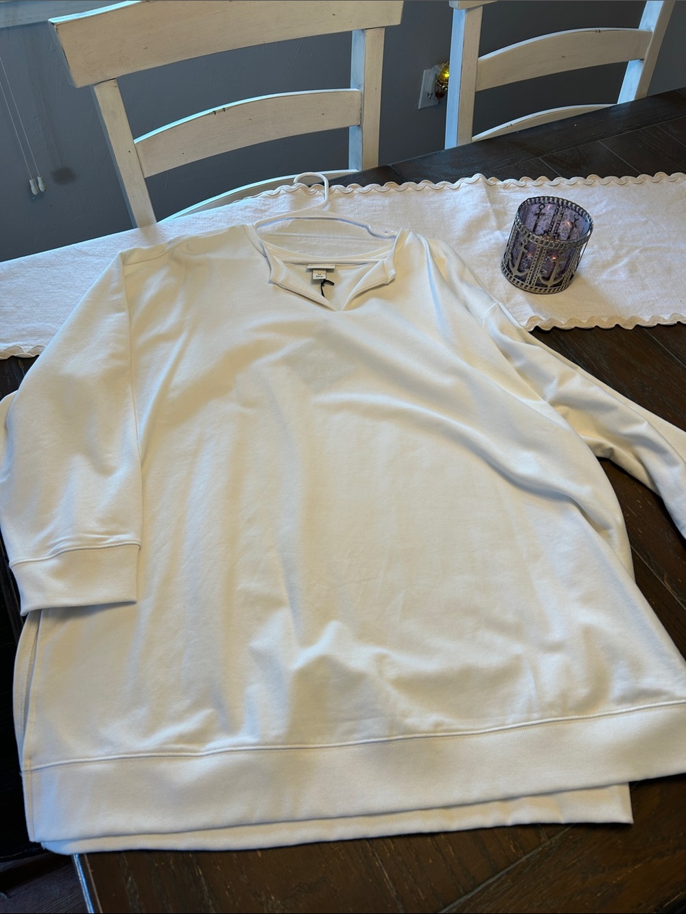 Ava & Viv White V-Notch Pullover Sweatshirt